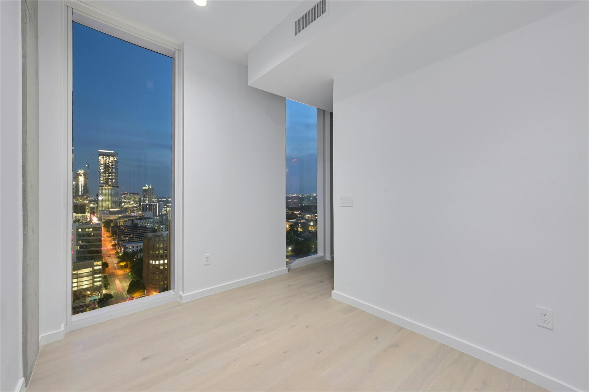 313 W 17th St #2305 photo 11