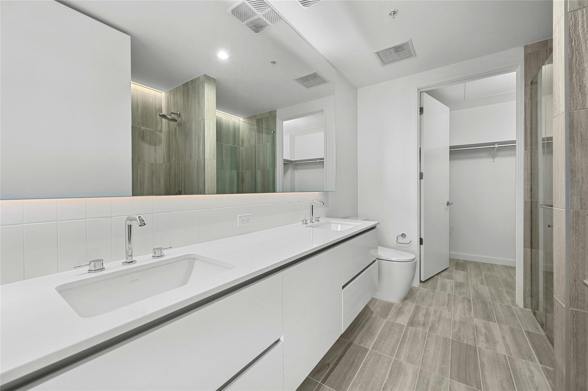 313 W 17th St #2305 photo 8