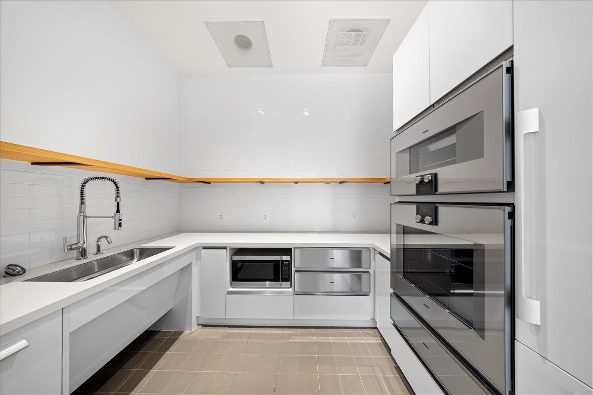 313 W 17th St #2701 photo 11