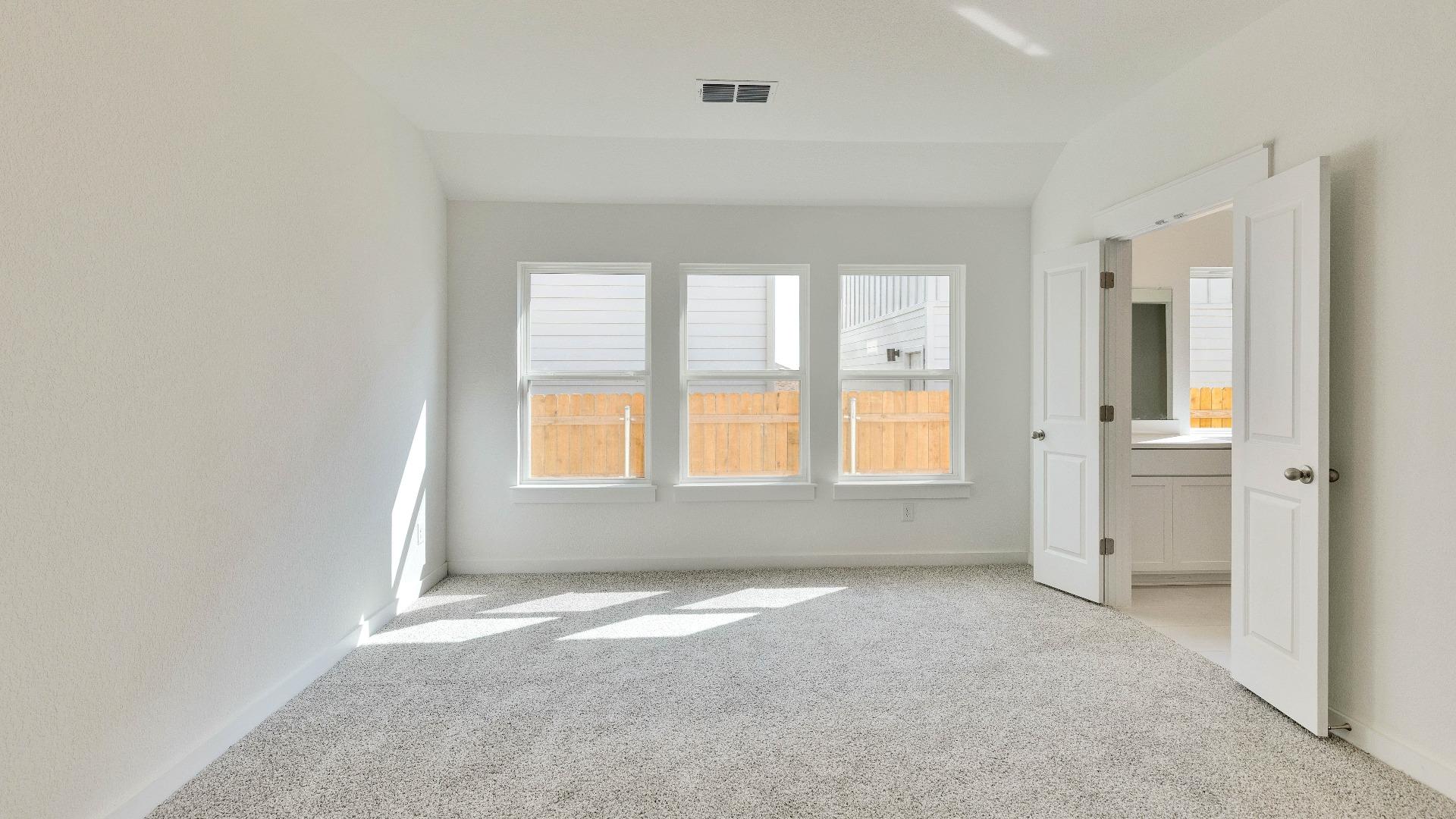 512 Bloomington Loop photo 11