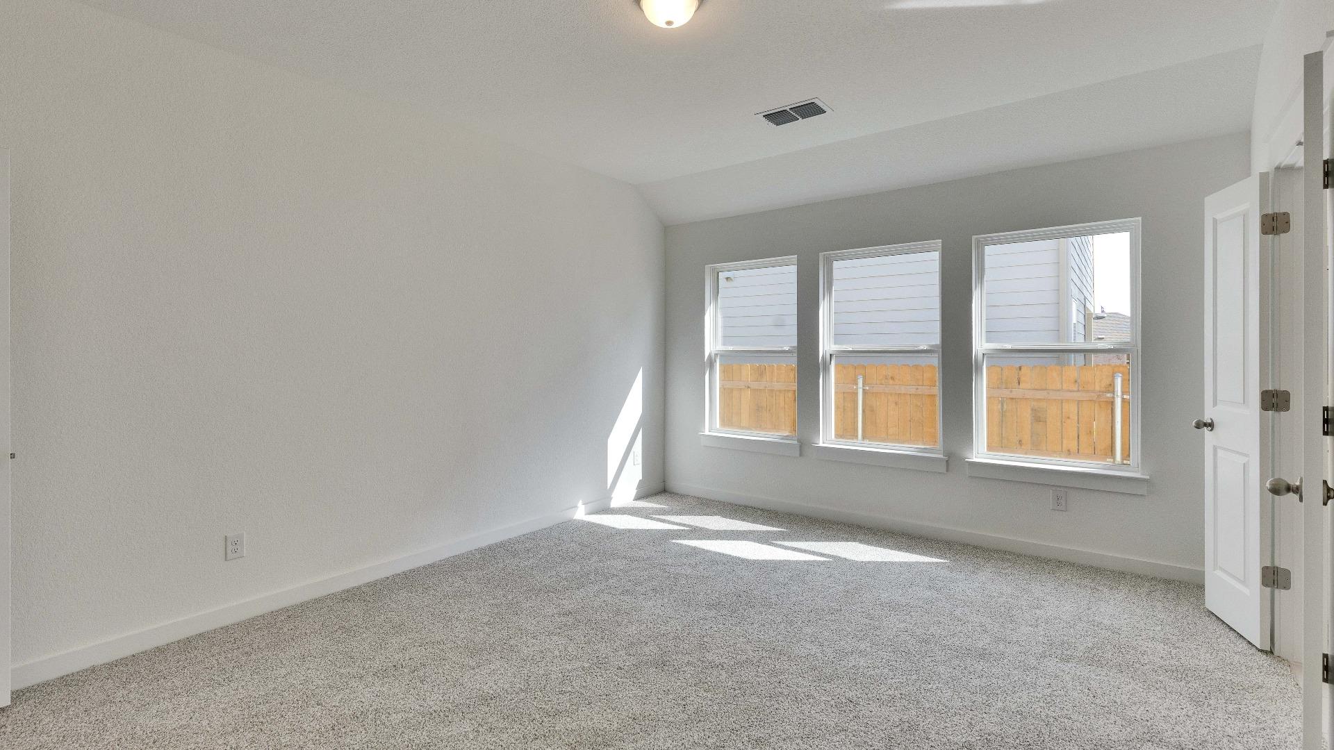 512 Bloomington Loop photo 10