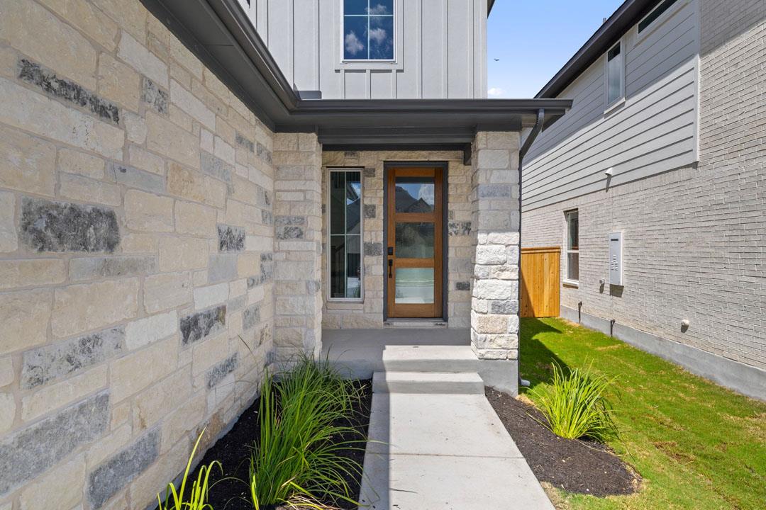 592 Darley Oak Drive photo 4