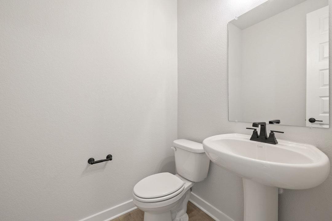 592 Darley Oak Drive photo 7