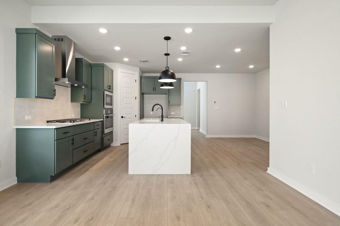 592 Darley Oak Drive photo 9
