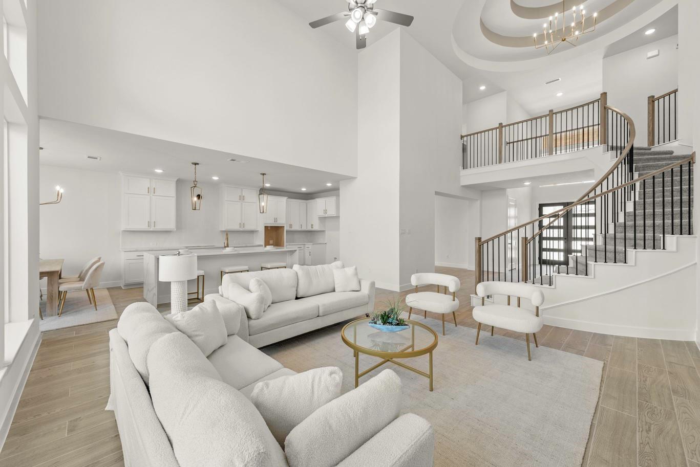 204 North River Way photo 3