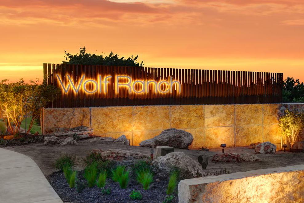 404 Leaning Rock Rd photo 3