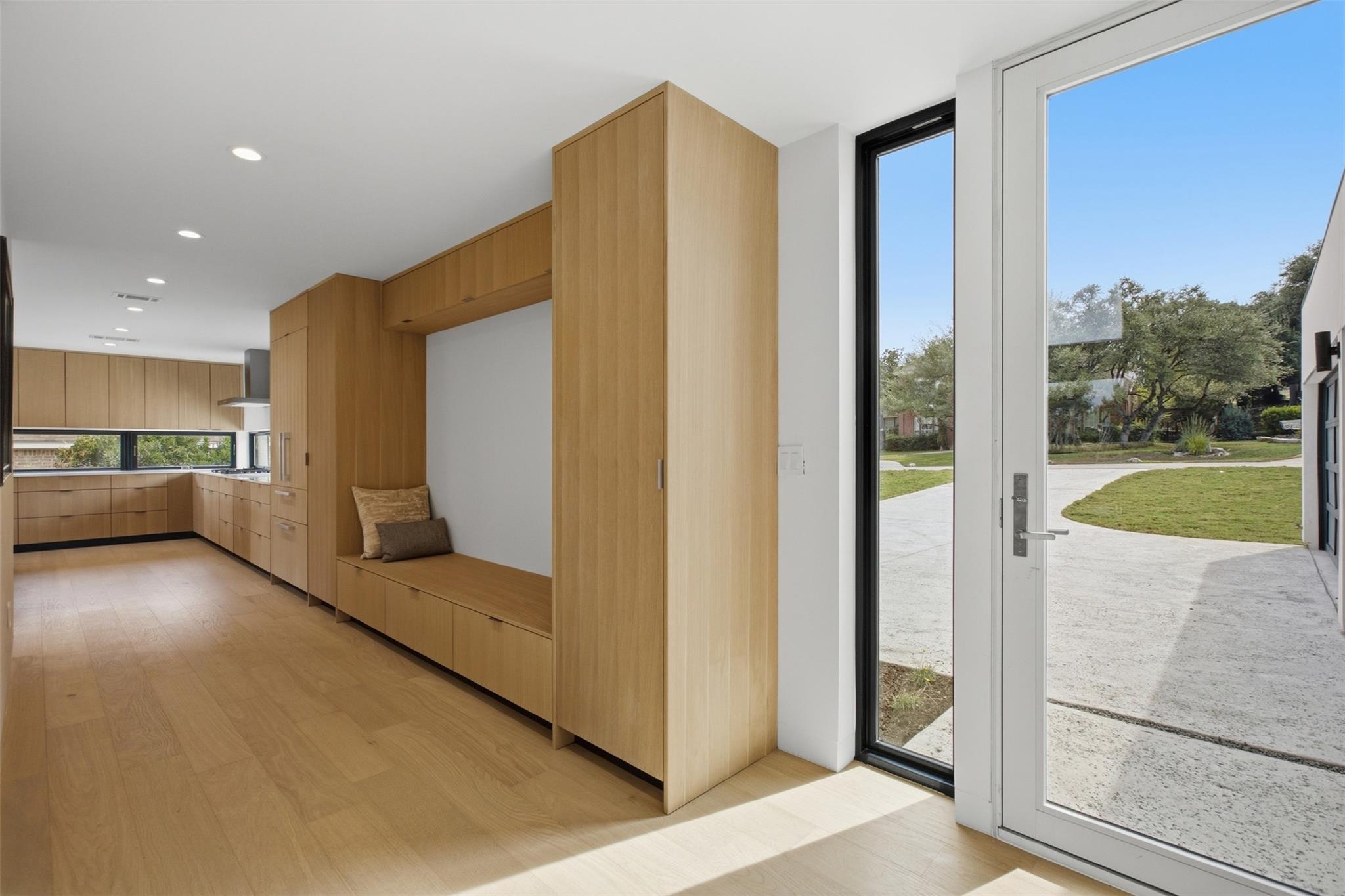 121 Clubhouse Dr photo 6
