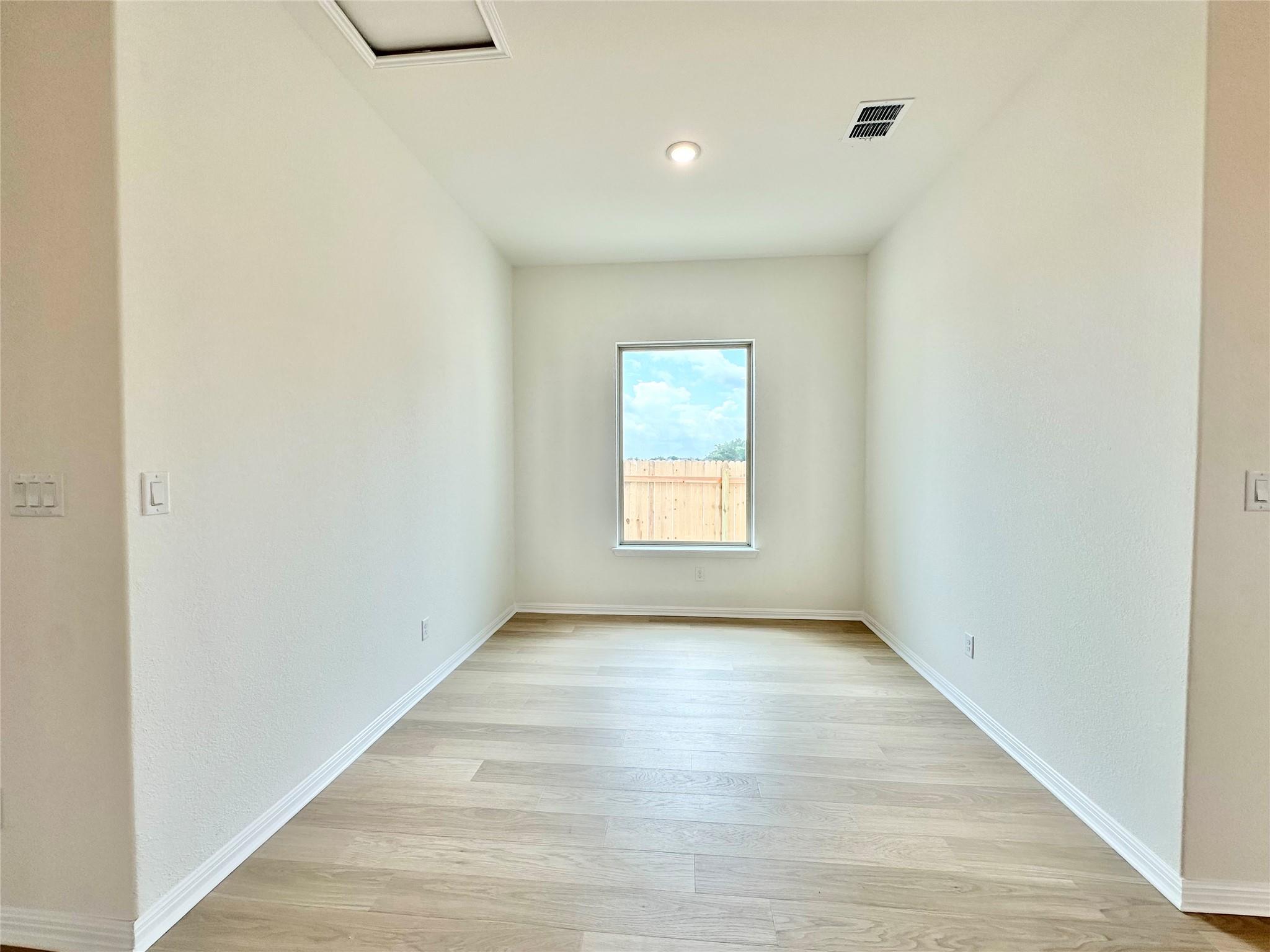 580 Treadwell Ln photo 9