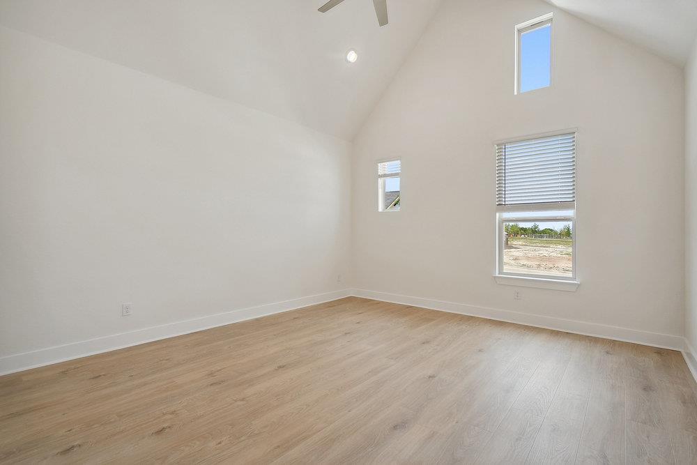 580 Treadwell Ln photo 10