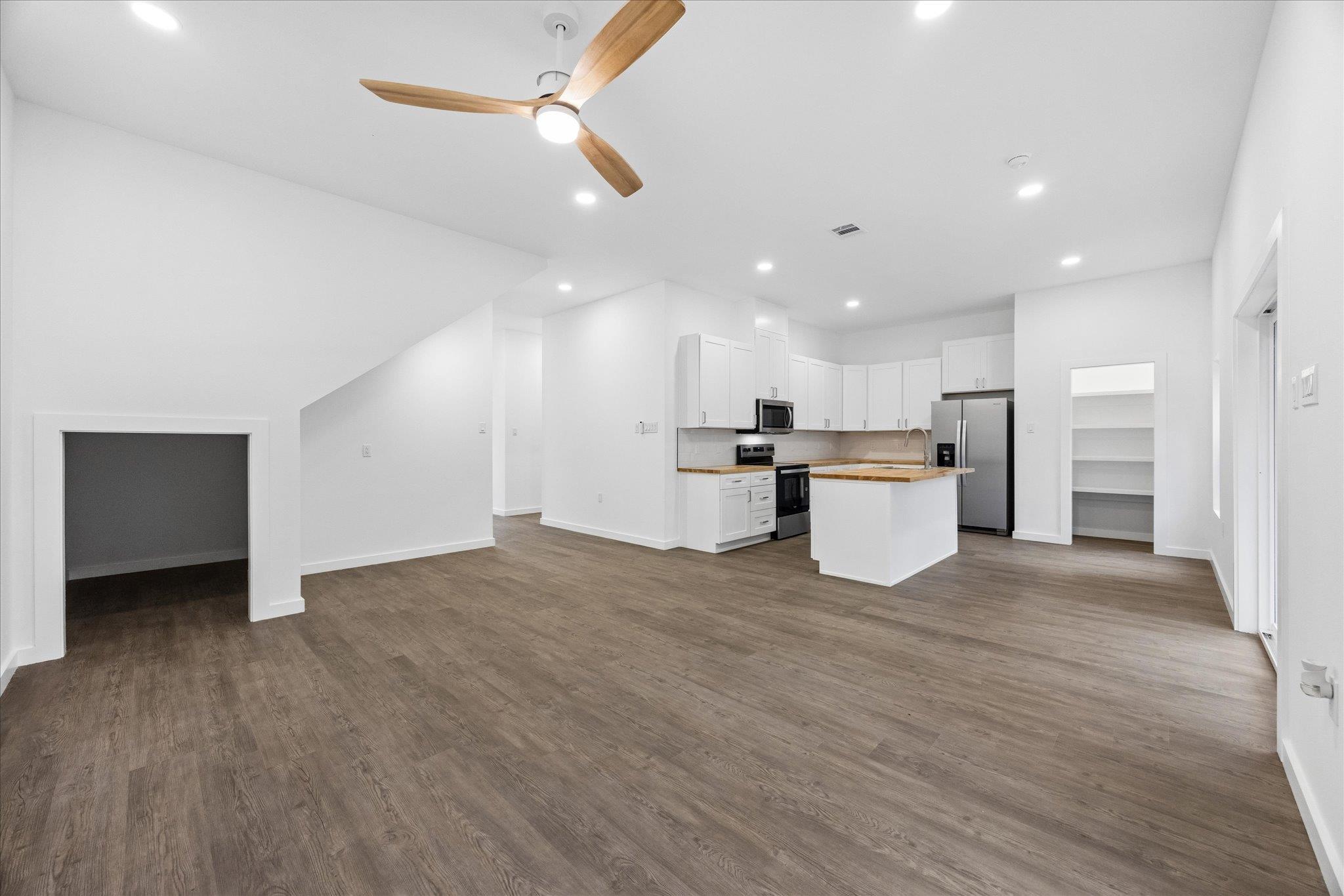 26 Wood Glen Dr photo 3