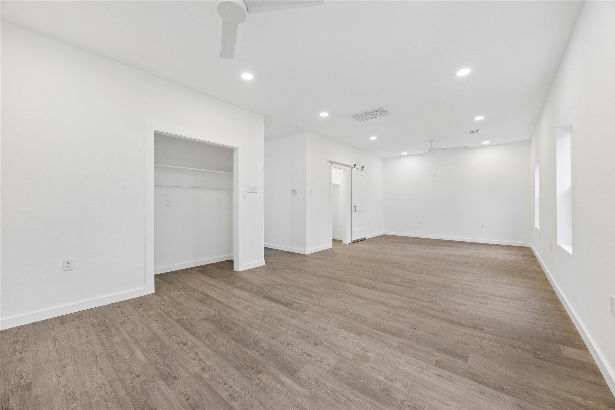 26 Wood Glen Dr photo 8