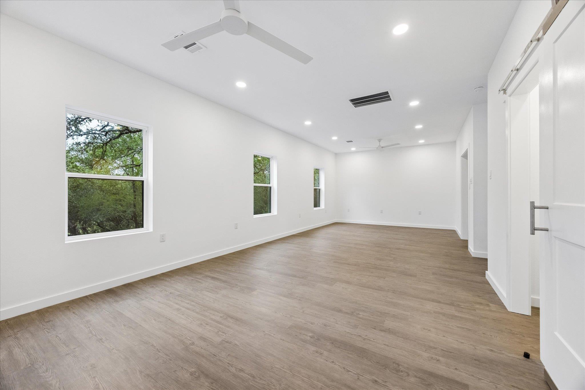 26 Wood Glen Dr photo 9