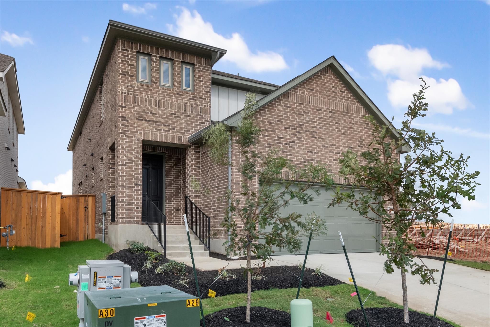 205 Hat Creek Dr photo 3