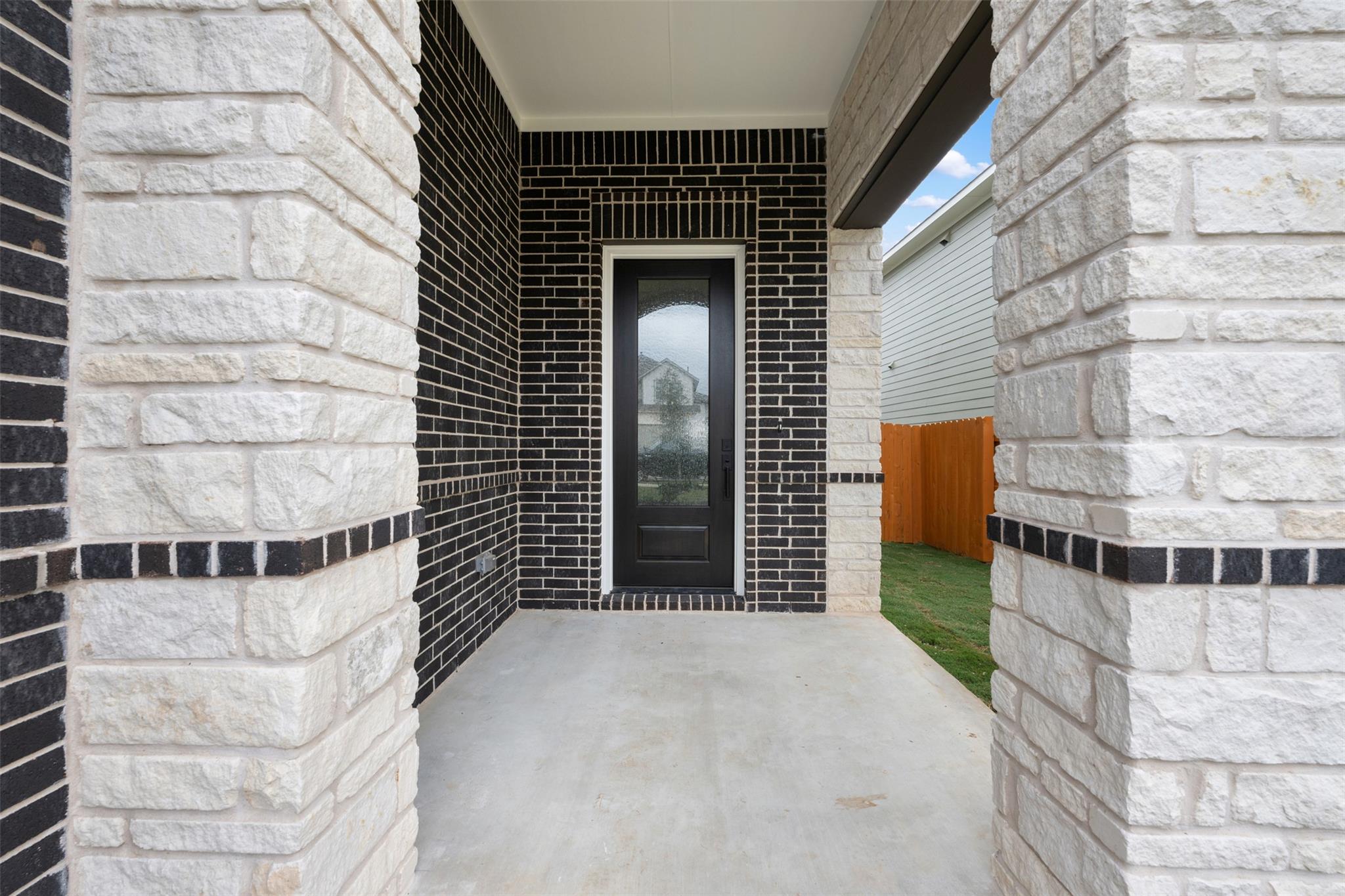 213 Clover Bnd photo 3