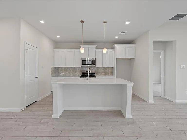 153 Arena Dr photo 3