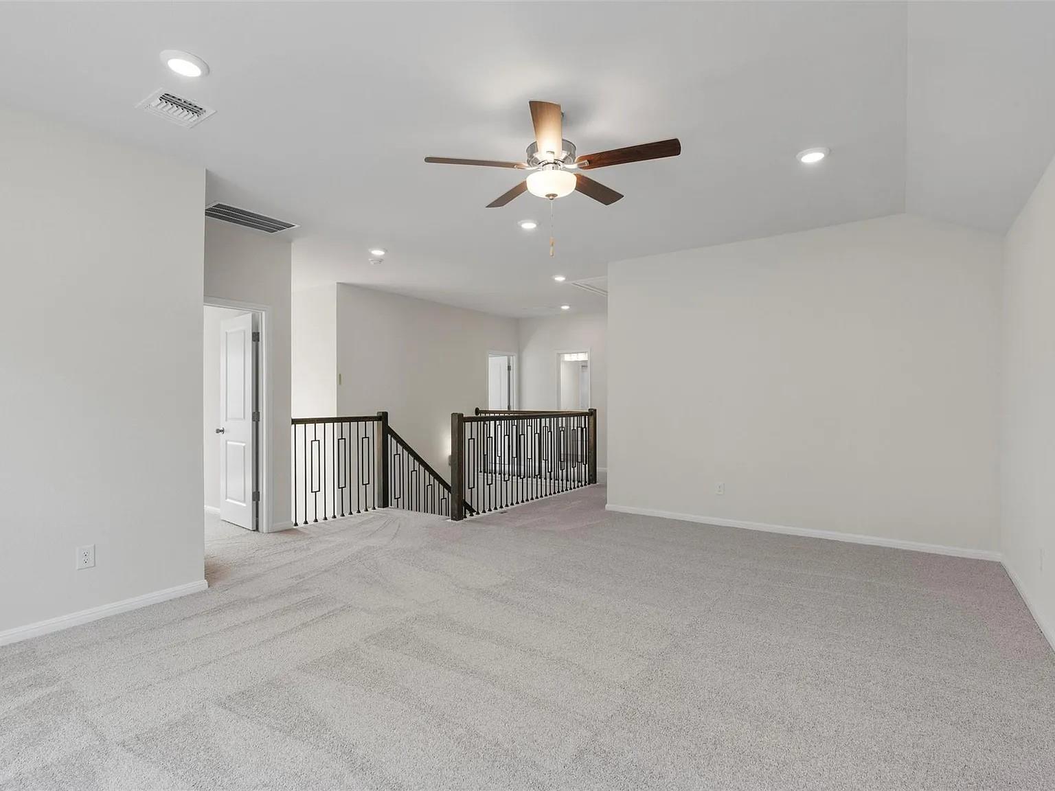 153 Arena Dr photo 7