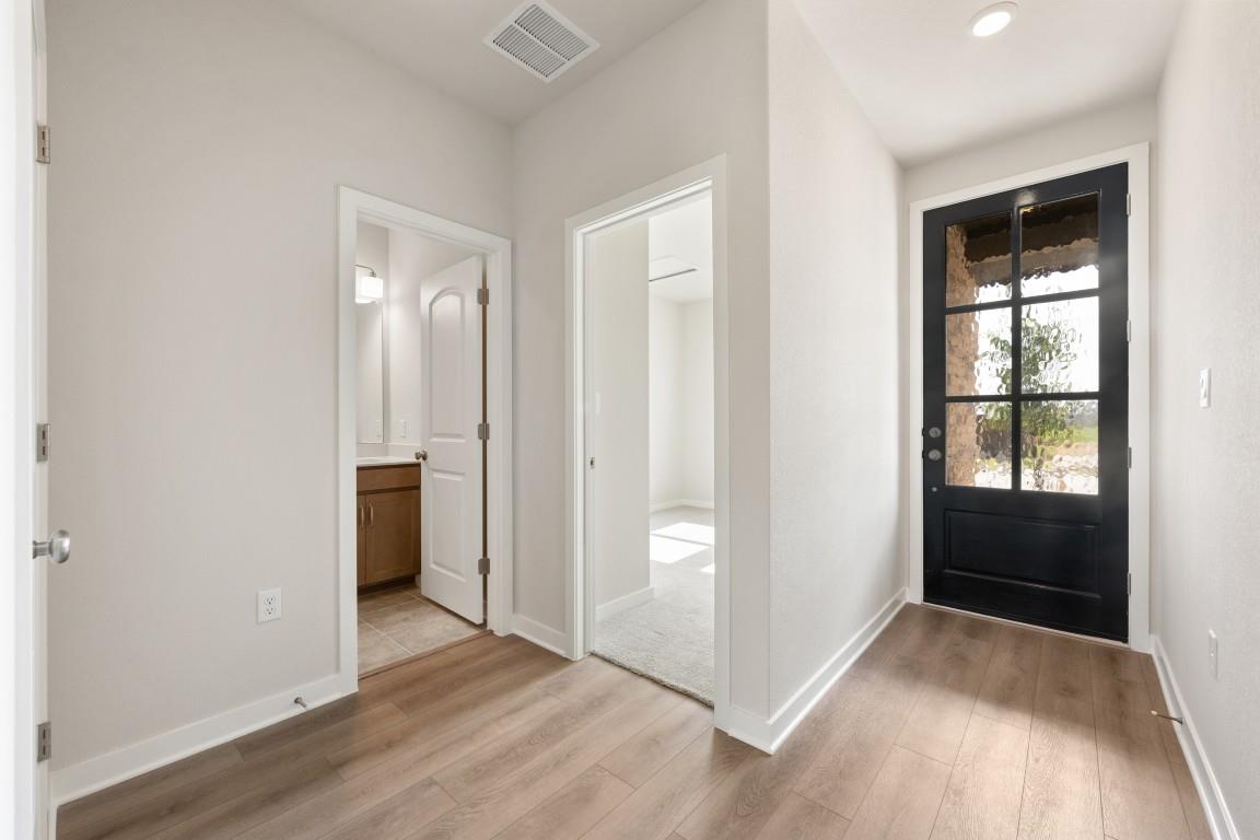 140 Arlington Park Loop photo 4