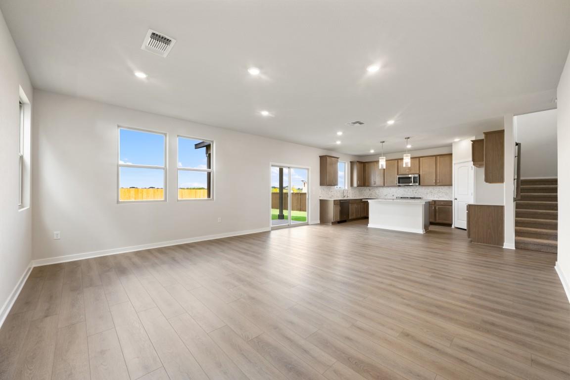 140 Arlington Park Loop photo 9