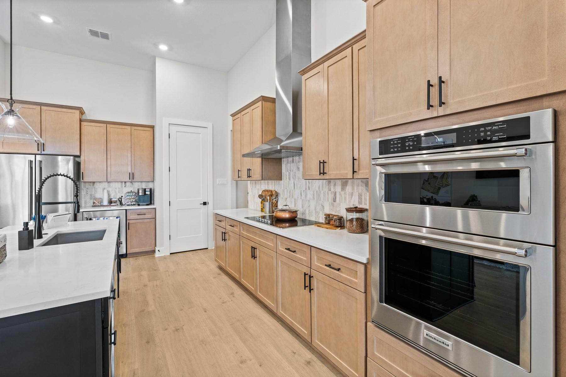313 E Luna Blue Ln photo 4