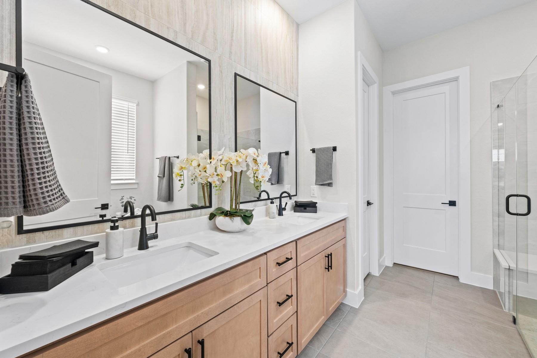 313 E Luna Blue Ln photo 8