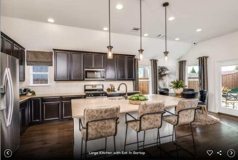 323 Archway Ln photo 3