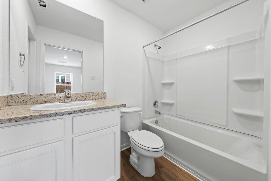 108 Captain Dooley Ln photo 5